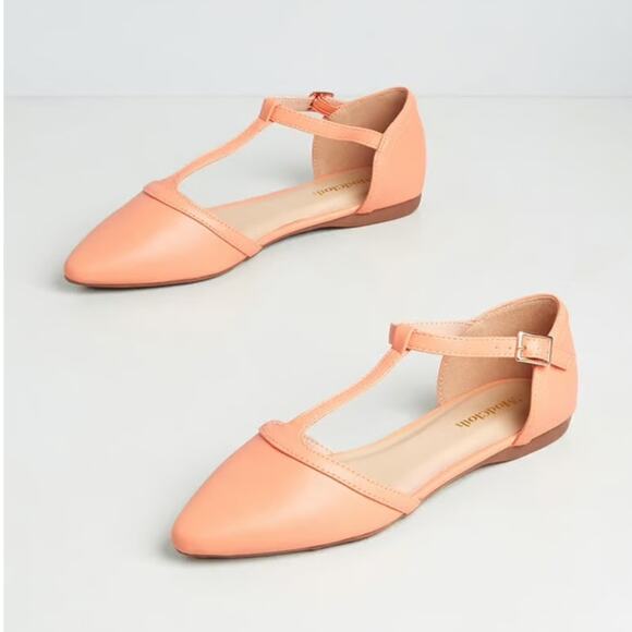 [ModCloth] Turn Back Prime T-Strap Retro Pointed Toe Vegan Ballet Flats Size 11 - Picture 1 of 11